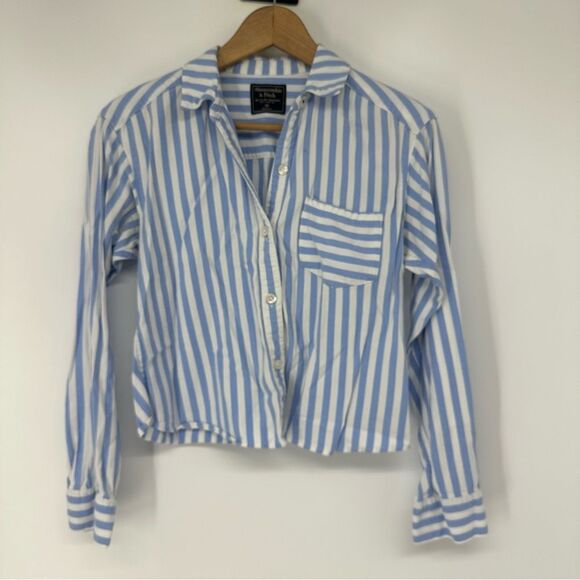 Abercrombie & Fitch Tops - Abercrombie & Fitch Striped Women’s Blue White Cropped Shirt Size XS